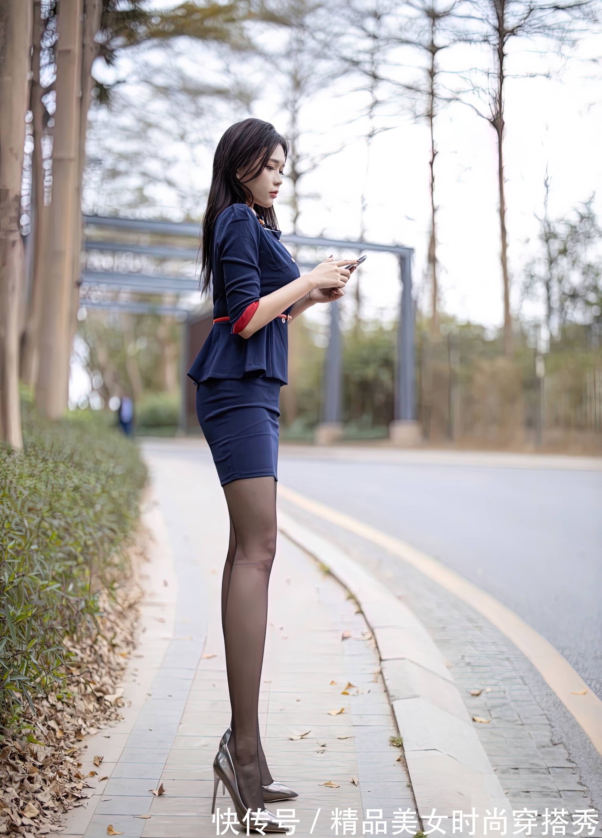 气质|深蓝色套装沉稳大气,给人更加经典优雅的感觉,彰显时尚气质