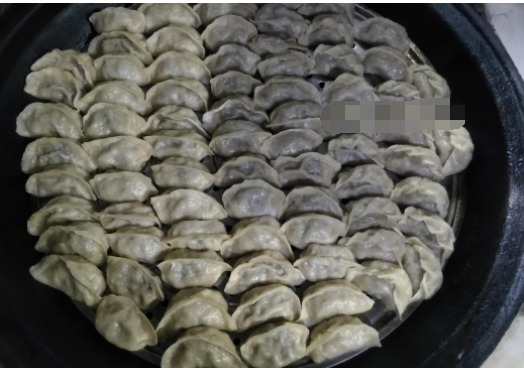 倍馋这饺子,比煮的省事,尤其这菜做馅,清香味美