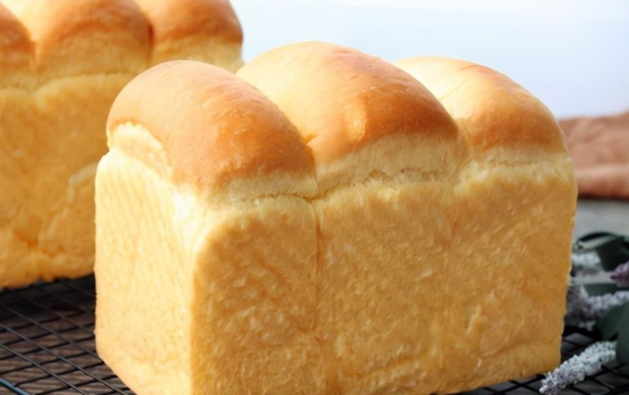 面包的配方我用了3年,不用黄油,一次发酵也能蓬松暄软,不干硬