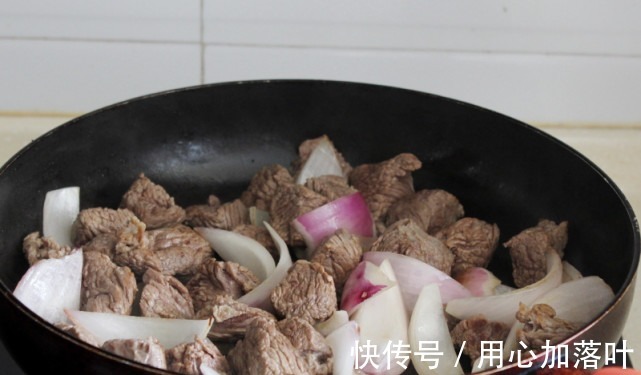 桔皮|红烧牛肉别就知道放酱油加个它比饭店做的还好吃！