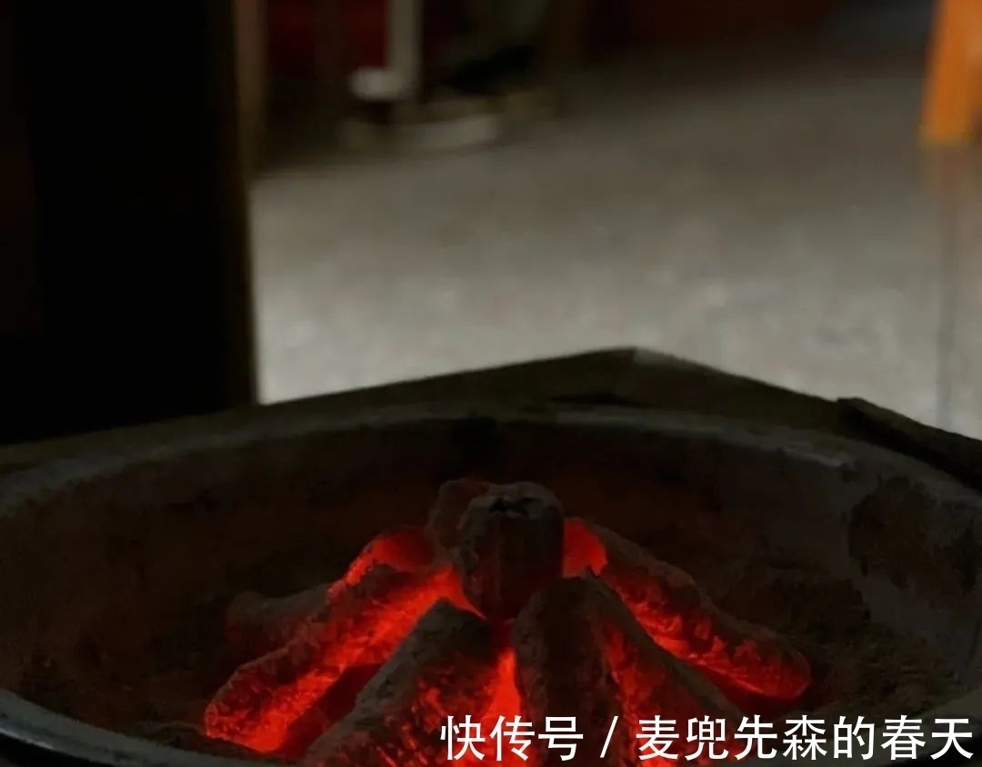 竹炉#今冬最闲适的一首诗,这种慢生活,太令人向往了!