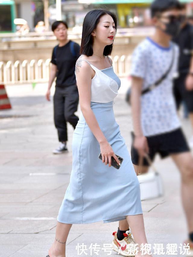 苗条|短发小姐姐一袭高质感吊带裙,清新时尚,打造苗条身材