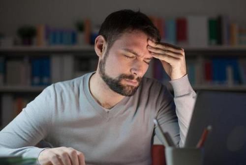 50岁男子患上脑梗塞,医生经常这样做,对身体危害很大