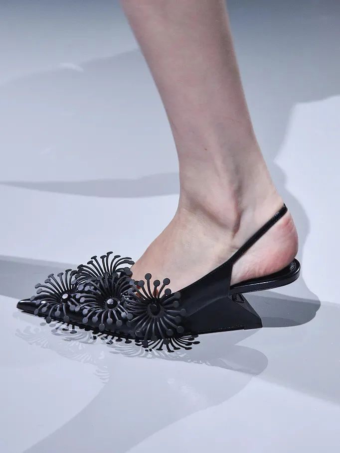 贺聪贺智米兰上海同台走秀，还是同一套|T型台 | 秀场