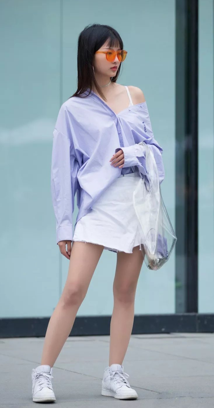 优雅粉色连衣裙+裸色凉鞋,甜美到不行