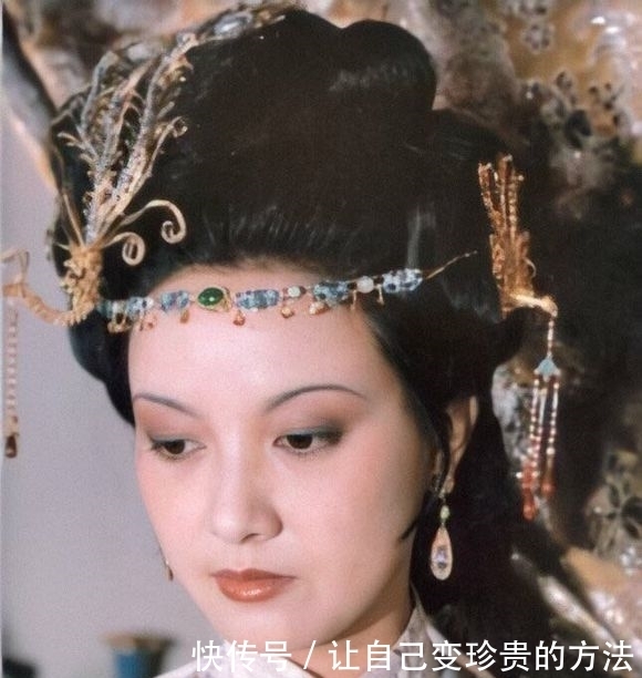 回宫?王熙凤笑话有玄机,那是元春死亡时辰