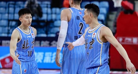 主教练|北京队阵容大洗牌！秦晓雯、雅尼斯目标一致，确定抛弃4位CBA名将