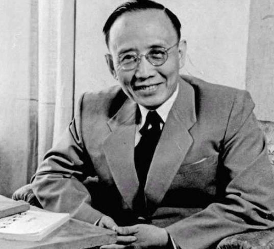 他自诩为郭沫若关门弟子,写完一本书,却说一生最不佩服郭沫若