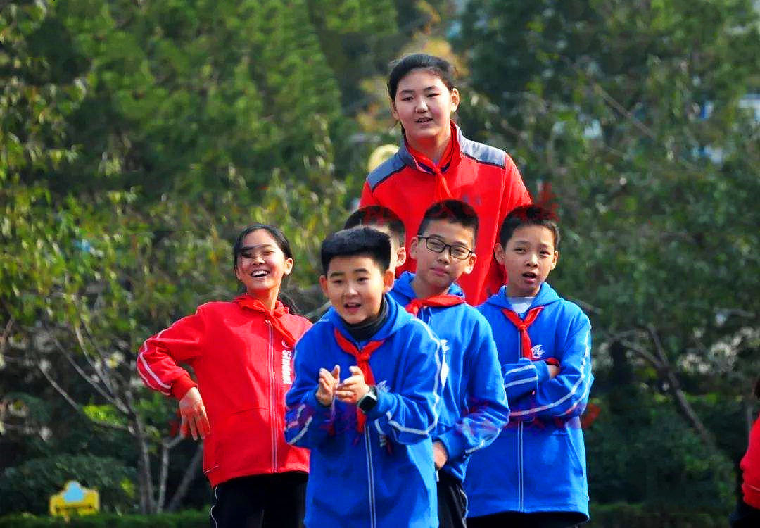篮板|中国女篮后继有人!14岁2米26中锋率队夺冠,42分25篮板肆虐篮下