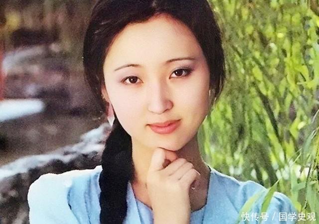 <p>曾经为了出演病弱林黛玉，陈晓旭节食了三个月，实在饿得受不了才敢上大街买了些水果撑肚；</p><p>为了拍摄黛玉葬花，三月份的苏州，陈晓旭身着纱衣，恰逢道具失误，冻得不行，她突然情绪崩溃，大哭不止，连肩膀都不停地抖动，摄像师看到赶紧开拍记录了下来。</p><p>后来陈晓旭在回看录像时也说不清自己当时大哭是为了谁，是为了落花，为了林黛玉，还是自己……</p>