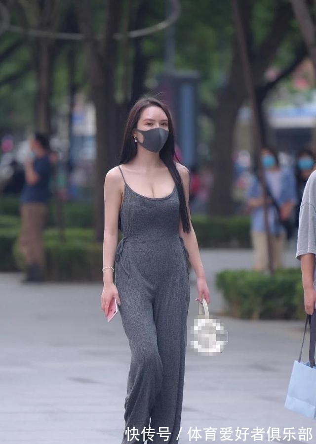 身材高挑 灰色纯棉吊带连体裤，身材高挑气质出众小姐姐穿起来既时尚又舒适！