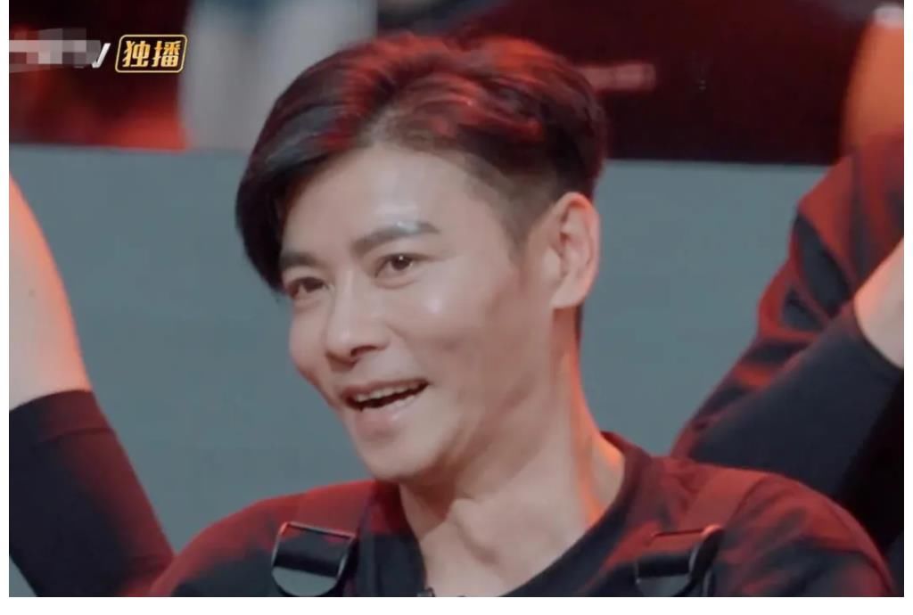 为她而战|港星夫妻北上捞金：有的成炙手可热综艺咖，有的主攻直播卖货