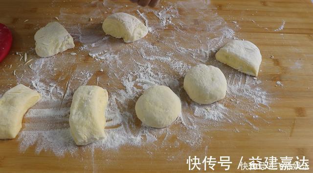 面饼|面粉别蒸馒头吃了，教你最好吃的做法，10分钟出锅，比油饼还简单