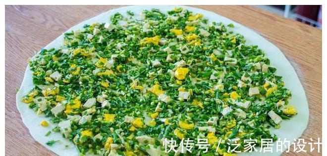 亦菜|最近早餐迷上这道面食，一擀一卷，咬一口满嘴香，三伏天要多吃