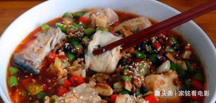 美食推荐韭菜鱿鱼须、口水鱼、香菇烧鸡翅根、回锅肉的做法