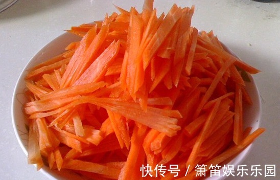 清炒胡萝卜|冷天给孩子做的护眼菜,比眼保健操还管用,缓解眼疲劳眼睛不近视