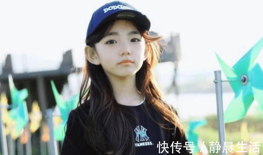 垃圾食品|韩国童模6岁开始化妆,12岁骨骼停止发育,妈妈的无知毁了孩子