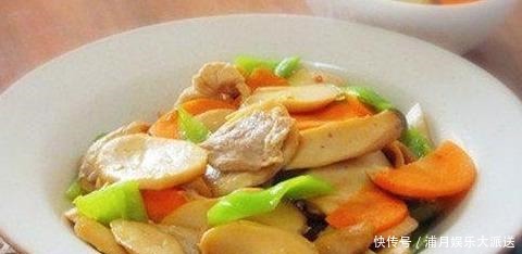倒入杏鲍菇|待客必备的几道家常菜,鲜嫩美味,下酒又下饭,在家请客有面子