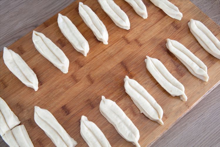 早餐店老板教你炸油条,分享详细配方,个个蓬松酥脆,干净又卫生