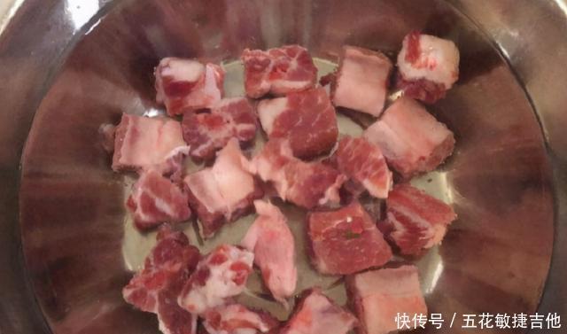做法|炖排骨,有人先焯水,有人直接炖,都不对!大厨这才是正确做法