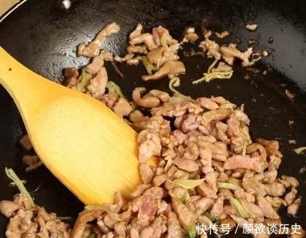 肉丝|榨菜脆爽,肉丝滑嫩,真不愧是经典家常的下饭菜