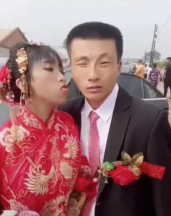 拔子 “鞋拔子”新娘火了,脸型就跟鞋印子一样,网友:女方家肯定有矿