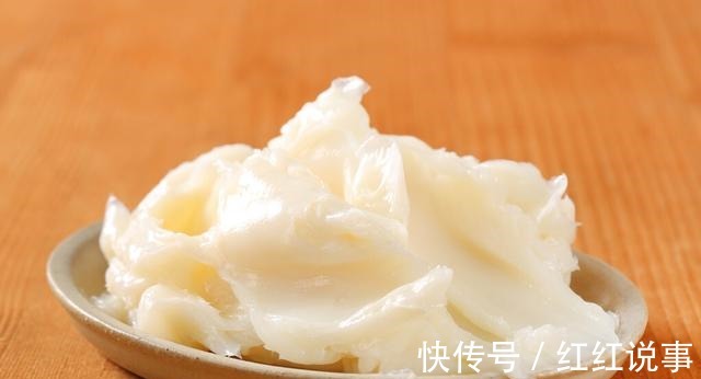 熬猪油,不要直接加水,教你正确的做法,放一年也不会坏!
