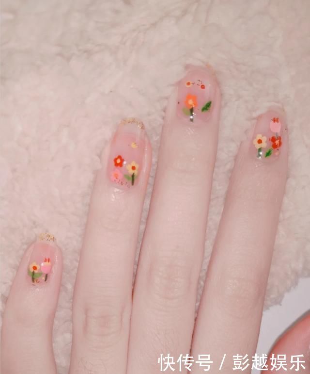 超适合春天的五款美甲,原谅色最受欢迎,看过的都纷纷被种草