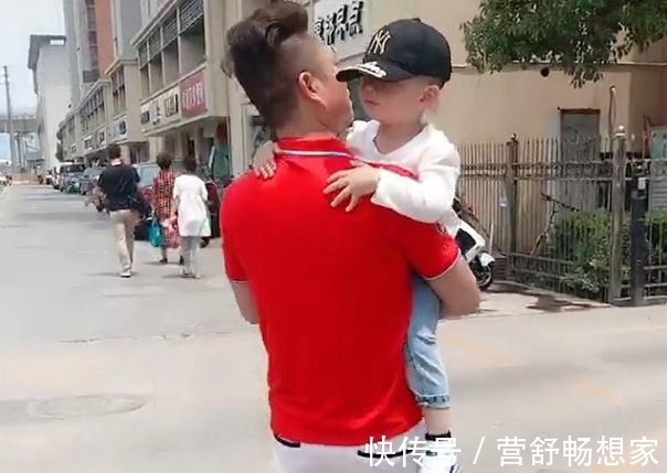 孙子|超时髦姥爷带孙子遛弯火了,网友不让姥姥省心的姥爷