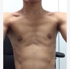 锻炼|男人如何练出大胸肌一组必练的动作,练出又窄又深的胸沟