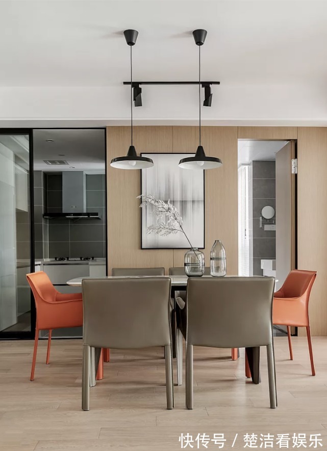 全屋|装修时房门别装单开门了,他家这么设计,让全屋瞬间放大一倍