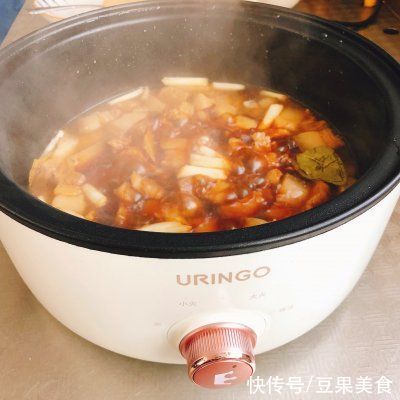 家常红烧肉，做出来肥而不腻很简单，年夜饭桌上的一道硬菜，好吃