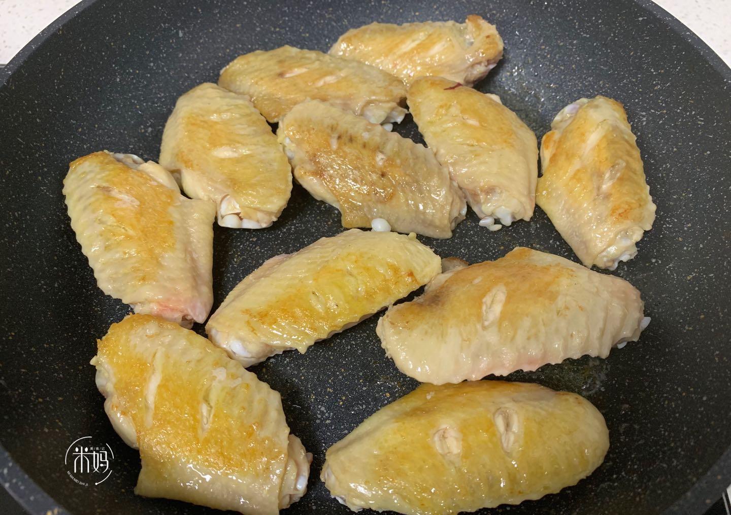 鸡翅|鸡翅这样煮不用一滴油,表皮酥香,肉质鲜嫩,比可乐鸡翅好吃多了