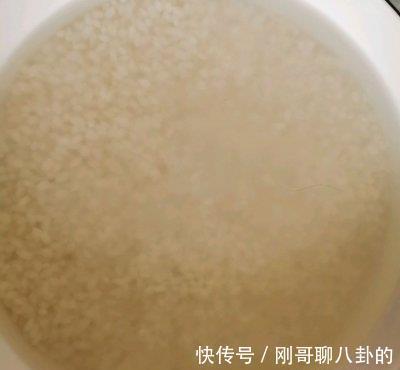 香菇|分享一道板栗糯米鸡，好吃到停不下筷子