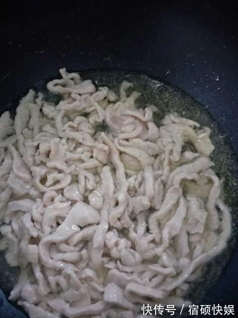 川菜鱼香肉丝,秋季下饭菜必选,隔三差五吃1次,肉丝软嫩还Q弹