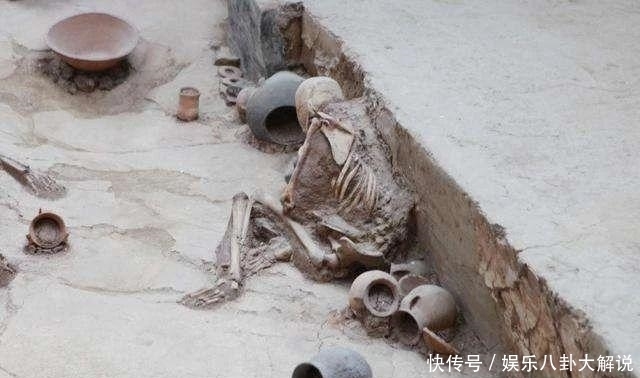 a6356|地震来临,“母亲”紧紧护着孩子死去,被人发现已过了4000年