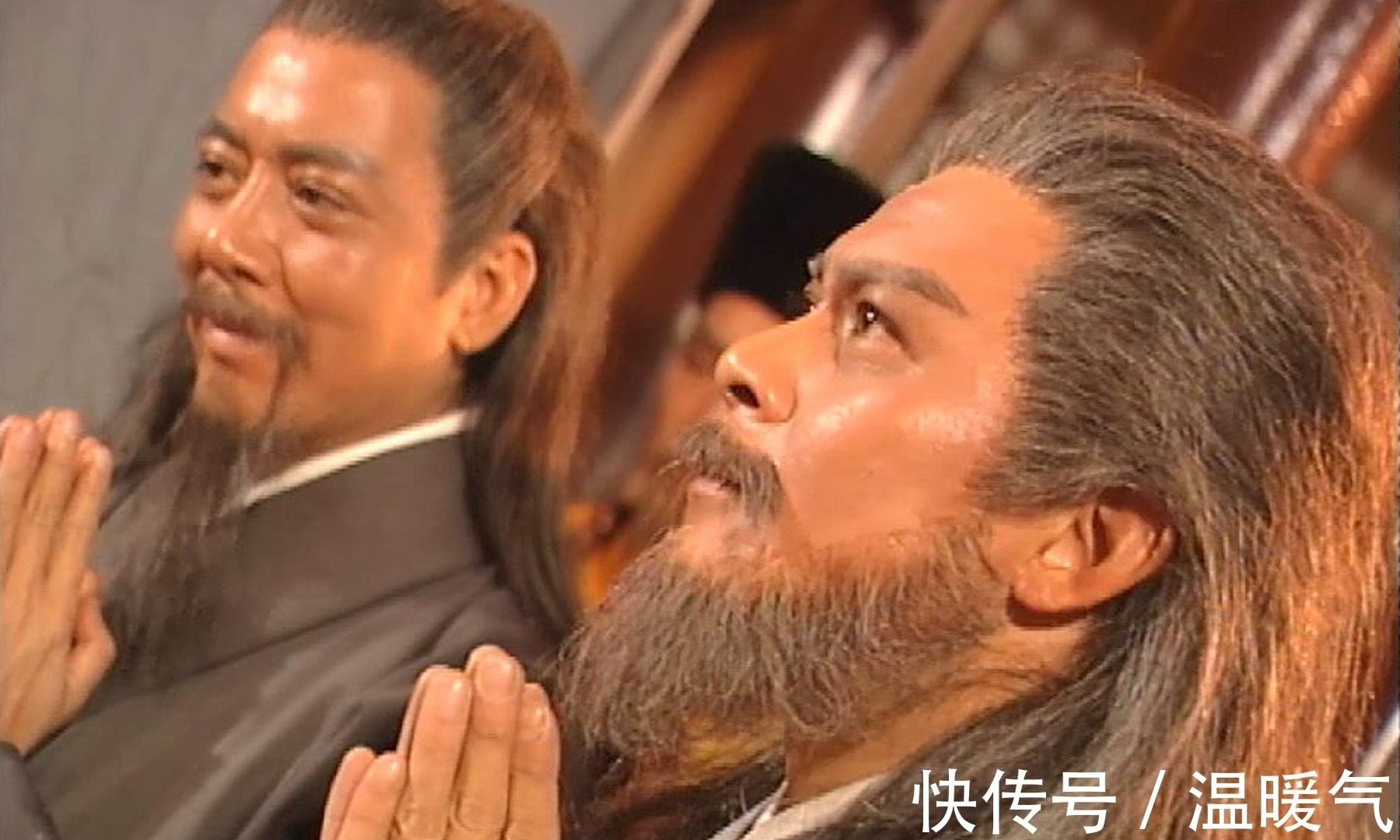 乔峰#同为《天龙八部》“四绝”,鸠摩智和乔峰生死战,谁会技高一筹?