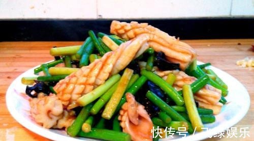鱿鱼|蒜苗和此物一起炒,血管通常无阻,补血促消化,多做给家人吃