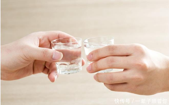 得了胃癌就不要再乱吃了,在饮食上注意5点,活得更久一点