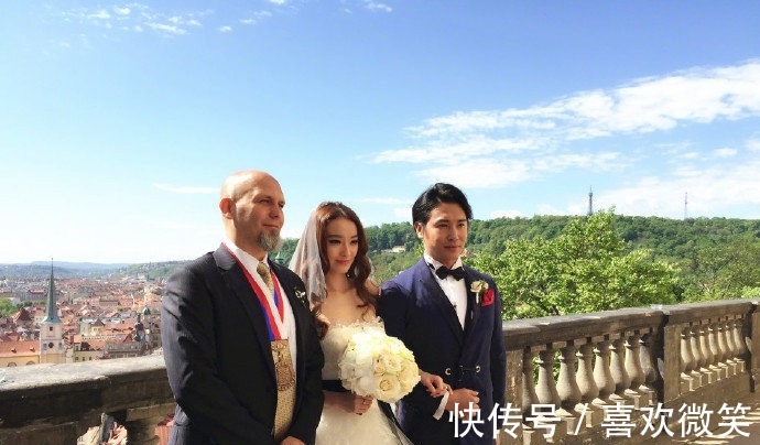 |欧弟不愧是幽默担当者,和妻子郑云灿官宣离婚,还是这么幽默!