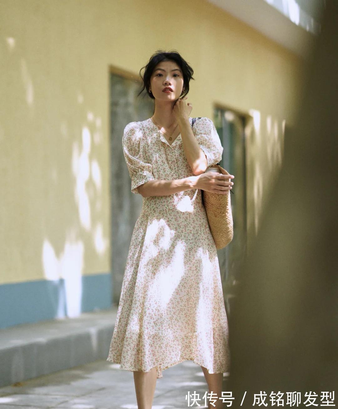 搭配|霸榜整个春夏的“泡泡袖”,依然是流行单品中的佼佼者,时尚大气