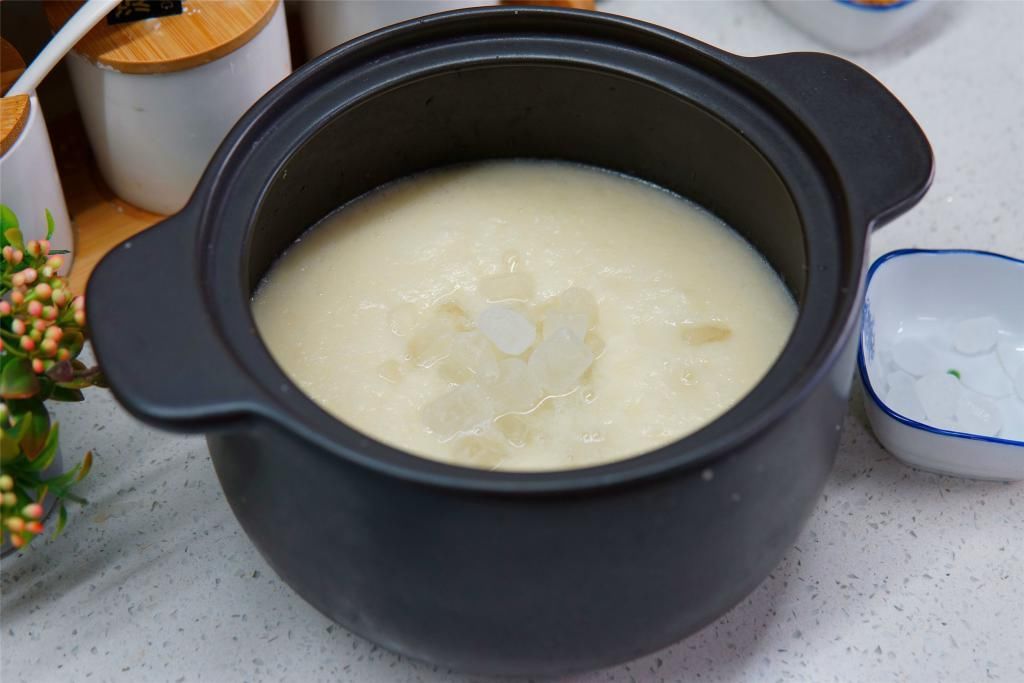 冬天|冬天室内干燥，多用这水果熬果酱喝，时间短很简单，润燥管用