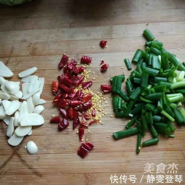 便秘最怕这个菜，3元一斤，2块钱能炒一大盘，常