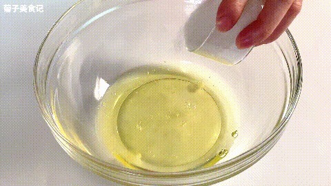 蛋糕为何开裂亲身实践，原因有三点，值得分享