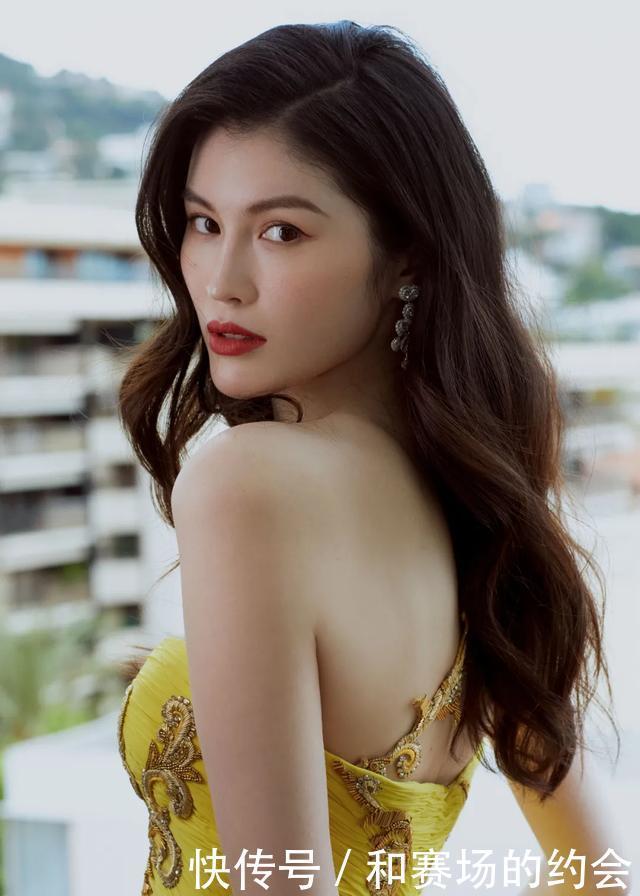 有种“整容“叫年底烫头!这3种卷发时髦显脸小,新年美出新高度