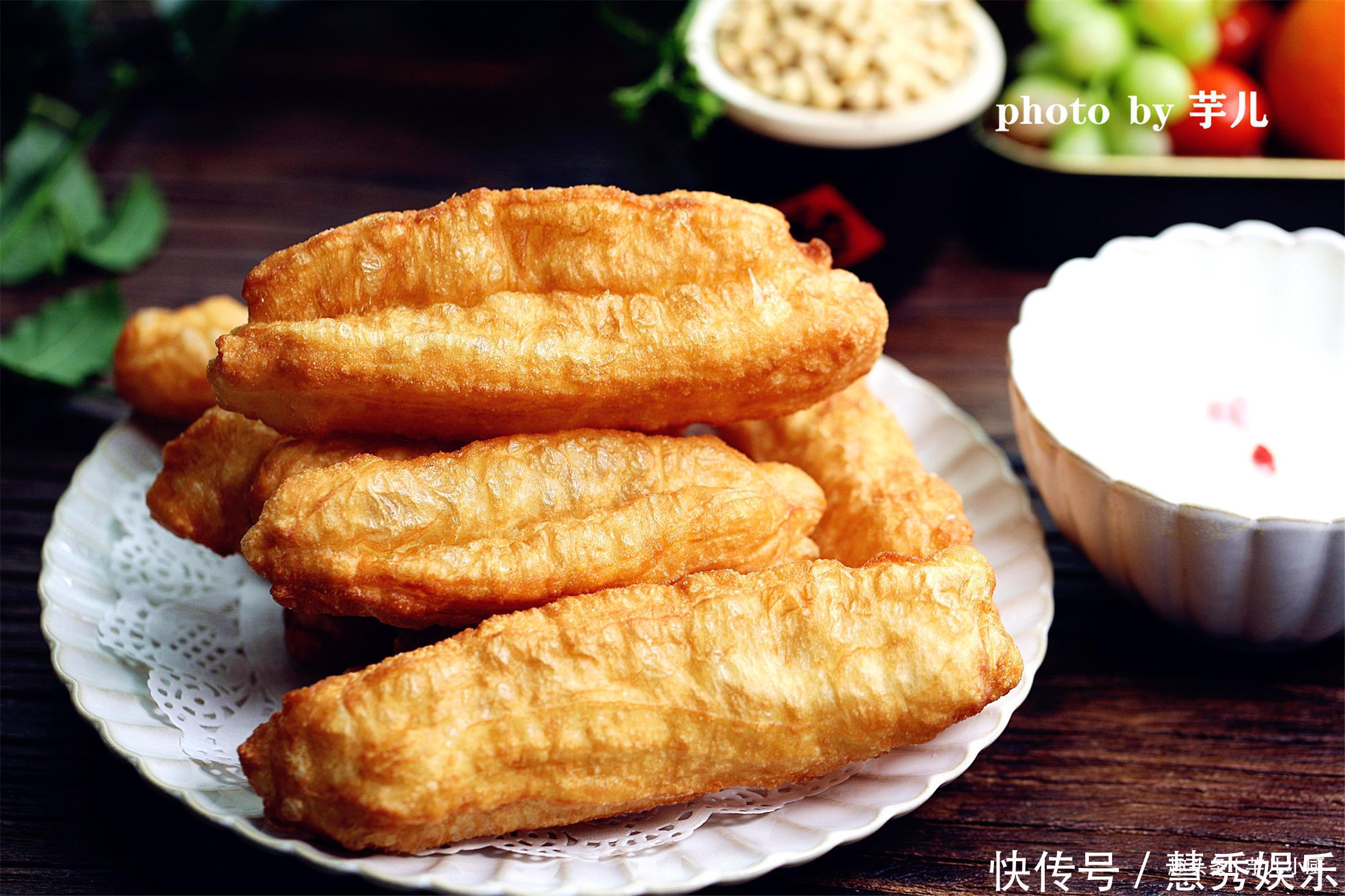 油条怎么炸,才又大又蓬松?最好配方和秘诀在此,酥香蓬松吃不够