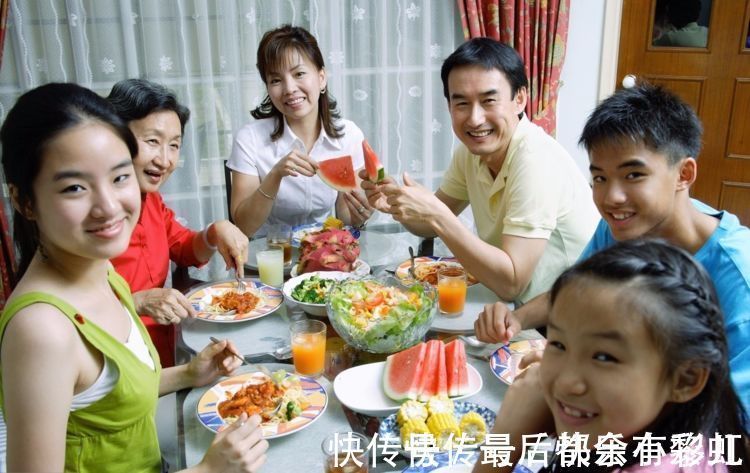 变声期|男孩“变声期”晚于这个年龄,身高轻松突破1米8,父母别操心了