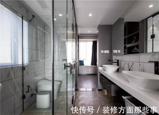 马桶处|136平现代三居室,在黑白灰中加入孔雀绿色点缀确实漂亮