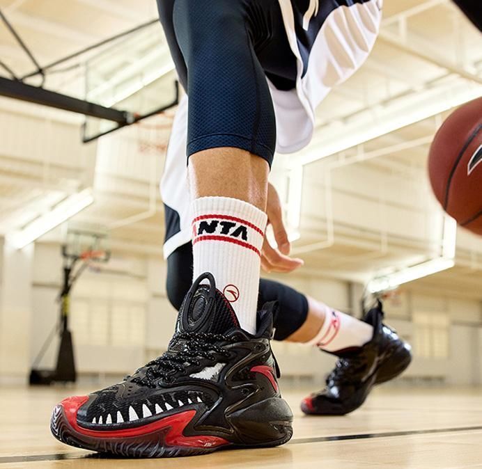 安踏 人气「漫威联名鞋」又来了!这次是又爱又恨的反派!