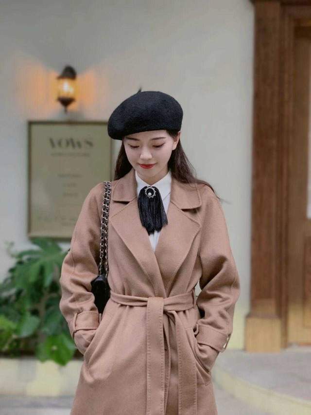 连衣裙|今年秋冬流行的风衣色号都在这,选这5种大衣,让你美出新高度